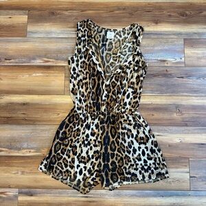 Grace&Emma Cheetah Print Sleeveless Elastic Waist Romoer w/ Pockets